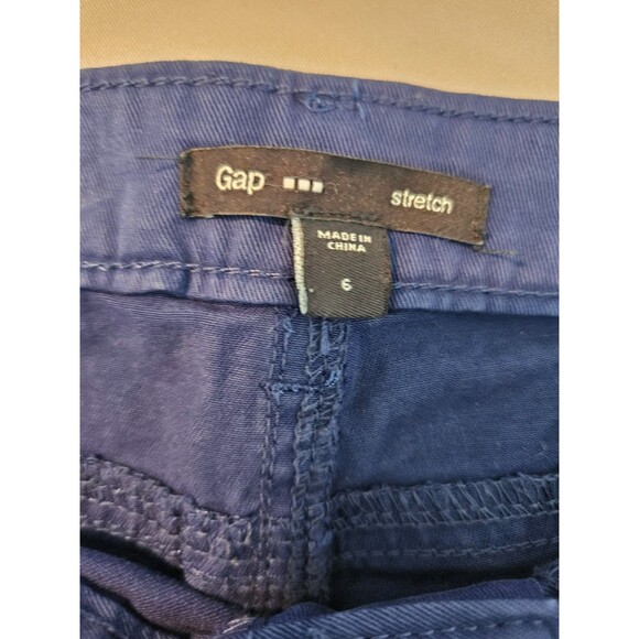 Khakis By GAP Blue.  3” Inseam Classic Fit, Stretch, Sits Below Waist - Picture 7 of 9